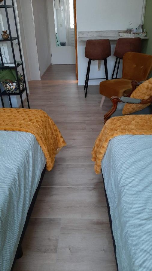 Couette-café Nummer 1 *